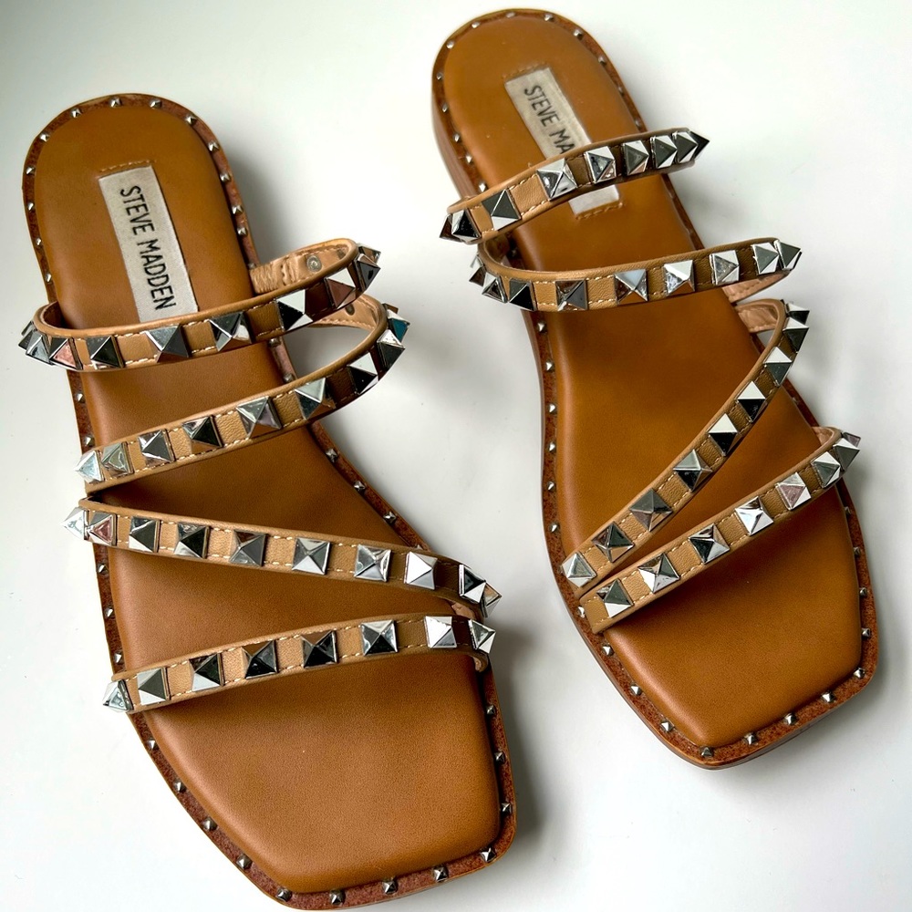 Steve Madden Nude Strappy Studded Silver Women’s Square Toe Sandals Size 7